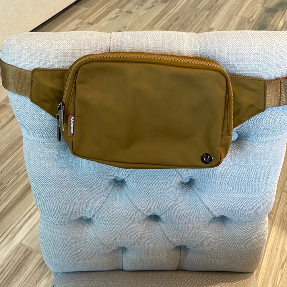 Lululemon belt bag